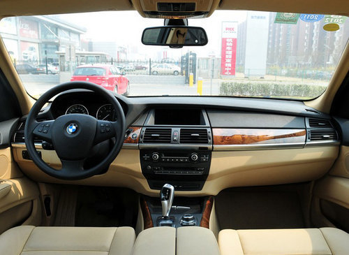 2012款美规版宝马X5  天津现车71万促销