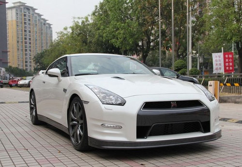 2012款日产尼桑GT-R