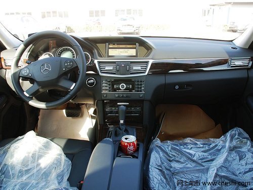 奔驰S级深圳优惠5万元 另送保险有现车