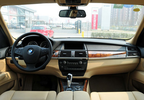2012款宝马X5新车促销  天津港现车让利