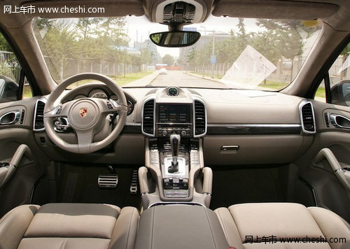 2012款保时捷卡宴