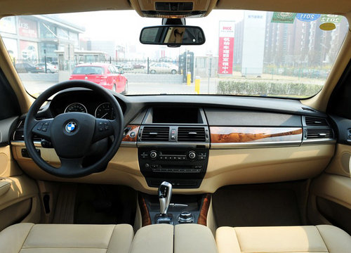 2012款运动版宝马X5  天津新年现车热销
