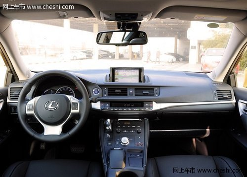 雷克萨斯CT200h 中控台整体