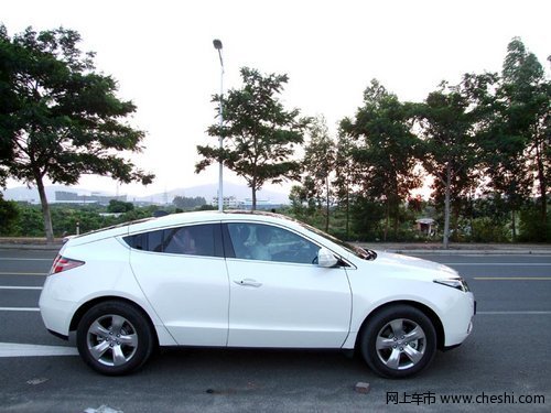 全地形能手 Acura讴歌ZDX轿跑东莞试驾