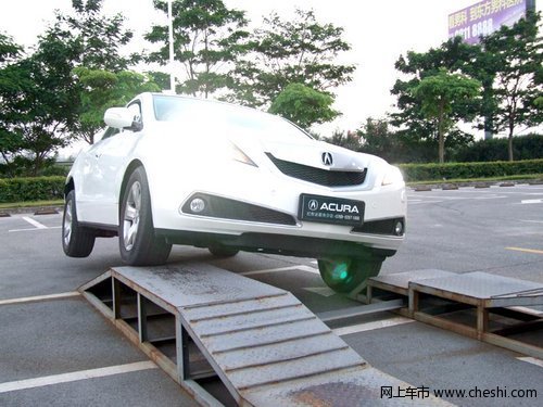 全地形能手 Acura讴歌ZDX轿跑东莞试驾