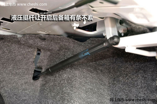 全新外观/非独立悬挂 新速腾到店实拍