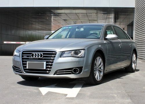 2012款奥迪A8L 天津4.2美规版现车抵港