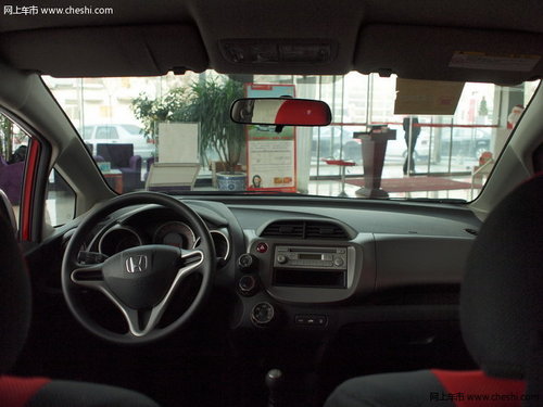 广本飞度深圳全系优惠1.3万元 现车供应