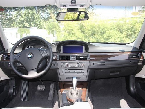 平顶山宝莲升宝马汽车4S店 宝马3系