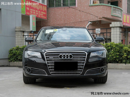 2012款奥迪A8 天津顶配现车236万大酬宾