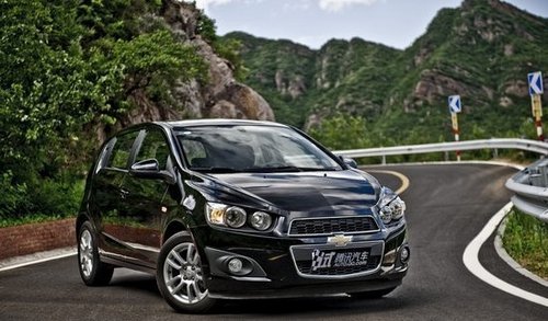 10万左右经济型小车推荐 便捷代步车型_爱唯欧