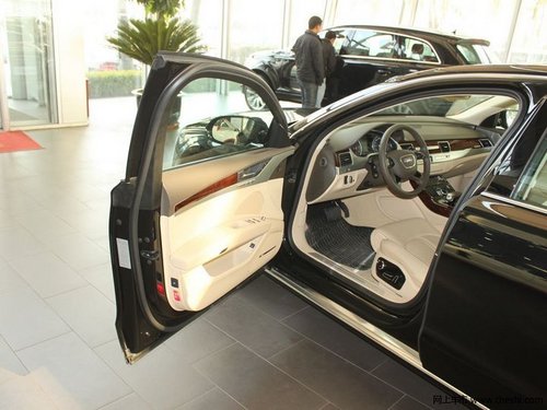 2012款奥迪A8L 天津港口现车236万热销