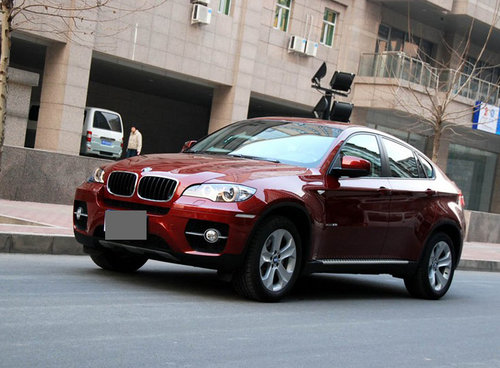 新款宝马X6红色现车 天津美规版96万元