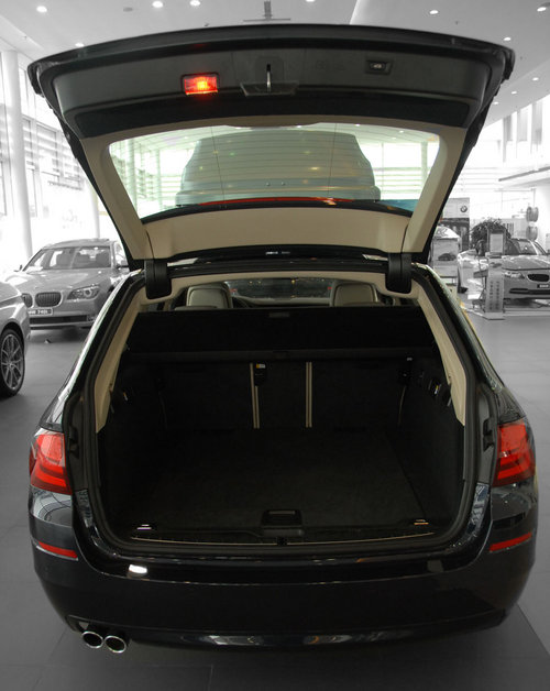 BMW宝马全新530i 旅行版实拍