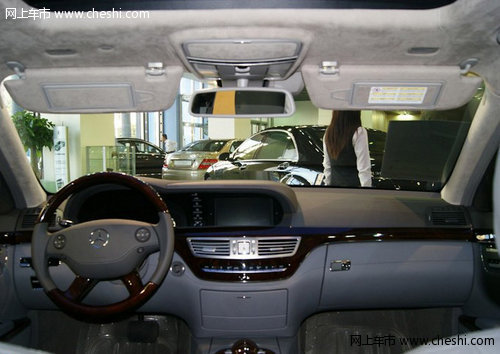 新款奔驰S600  天津现车超多优惠颜色全