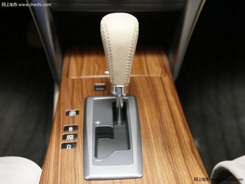 绍兴柯城日产天籁内饰