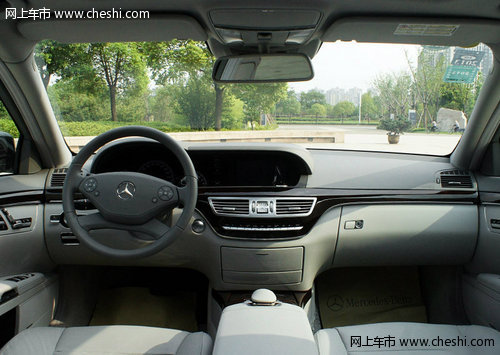 全新奔驰S300  天津现车直降18万大酬宾