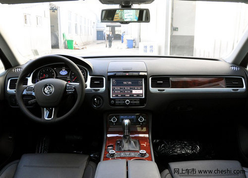 河南中豫进口大众4S店 途锐