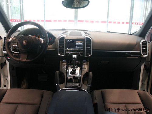 2012款保时捷卡宴中规版 天津现车118万