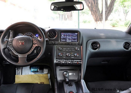 2012款日产GTR战神跑车 天津港现车到店