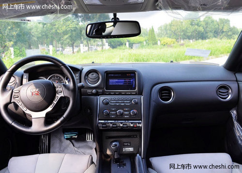 2013款日产尼桑GT-R跑车  天津新车到店