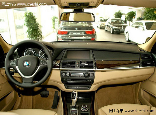 2012新款宝马X5  天津现车最低仅售72万