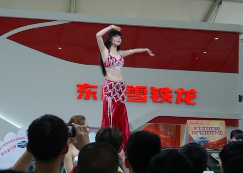 网上车市带你看温州国际车展美女车模