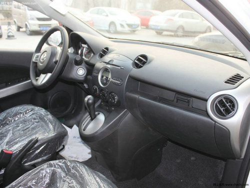 Mazda2首付25000元贷回家 鹰达贴息一年