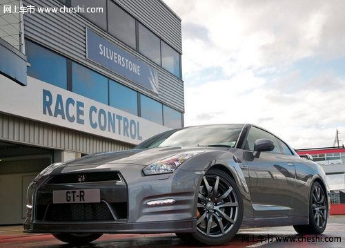 2013款尼桑GTR 天津保税区展厅新车到店