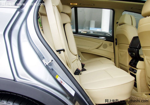 2012款宝马X5美规版 天津现车直降3万元