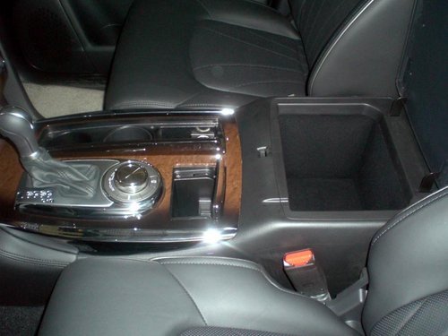 豪华的全尺寸SUV 实拍英菲尼迪QX56车型