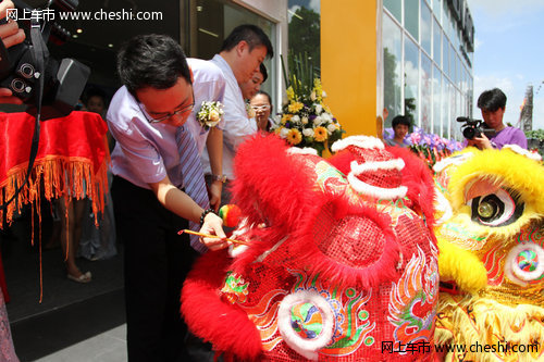 海南唯一雷诺翰龙宝诺4S店隆重开业