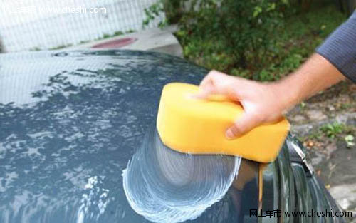 科学养护爱车 避免在烈日下洗车