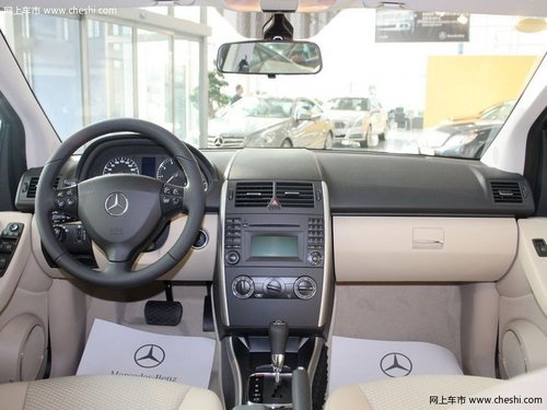 杭州购奔驰A160震撼降价 最高优惠7.5万