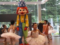 Enen进口现代伴我成长儿童绘画活动日