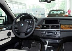 2012宝马X5美规版  天津现车特价65.5万