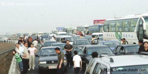 免费通行 高速公路节日免费尚无时间表_宝马x