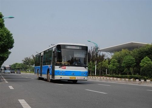南京将建公交快线 2015年前通汤山等地