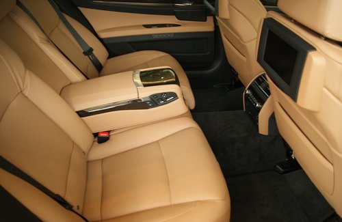 BMW 7系北京宝泽行现车优惠