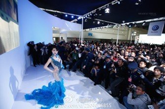 华中第一车模吴雨婵亮相郑州国际车展