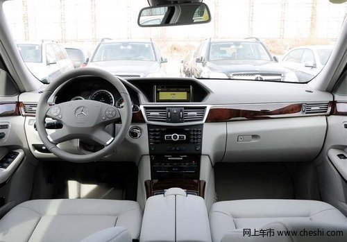 奔驰E200降价促销中 天津现车优惠8万元