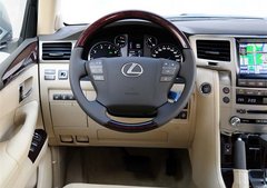 雷克萨斯LX570立减15万 年末大幅度降价
