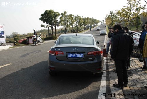 Acura（謳歌）首款混動(dòng)車型ILX南京上市