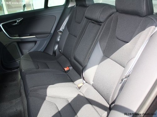 沃尔沃S60舒适型团购价  现金优惠4万元