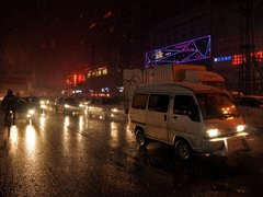 今冬第一场大雪   掩没了地面也掩埋了文明