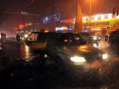 今冬第一场大雪   掩没了地面也掩埋了文明