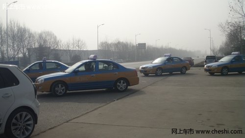 贺鄄城出租车公司今日提取50辆伊兰特
