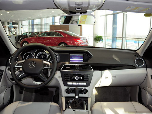 奔驰C180/C260/C300报价 官方售30.8万