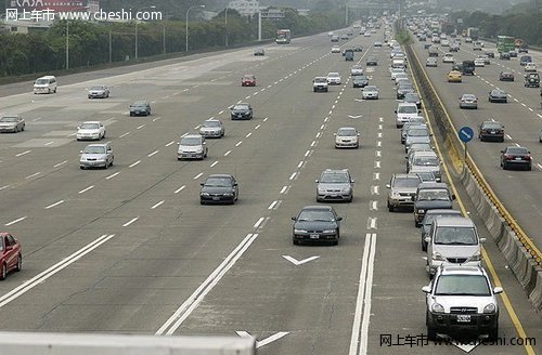 春节高速通行量 比去年同期增长25.7%