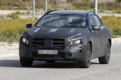 奔驰紧凑级SUV谍照 增压引擎/上海亮相